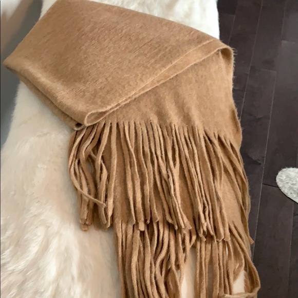 Ann Taylor beige oversized fringed scarf wrap - Picture 6 of 8